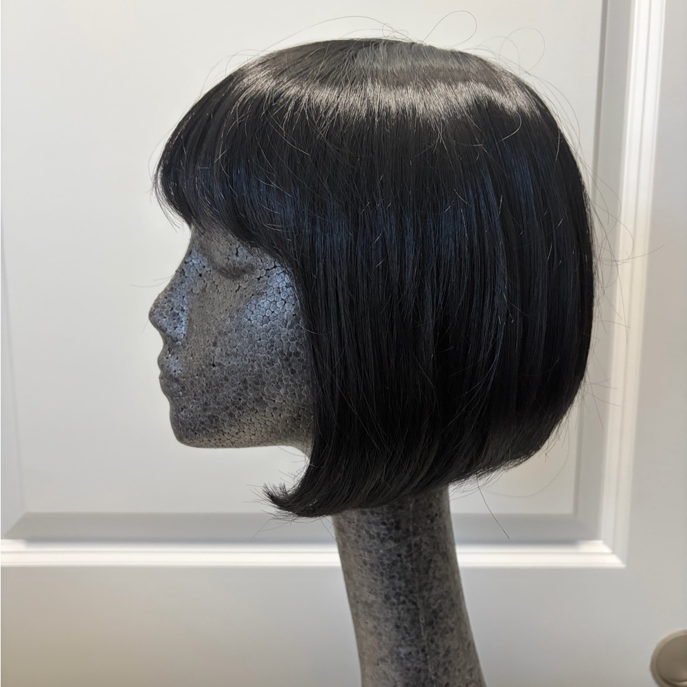 Black Short Bob Wig with Bangs